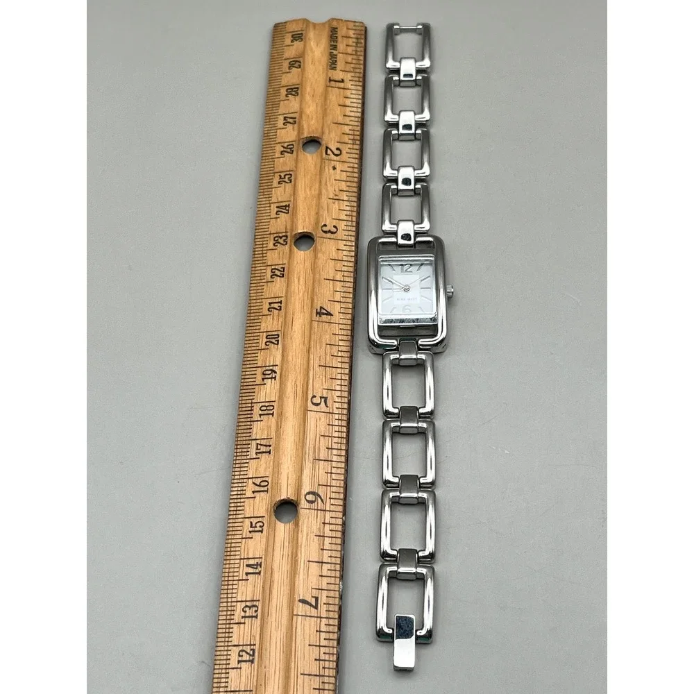 Nine West Womens Silver Tone Rectangular Bracelet‎ Watch NW/1039 Y121E Untested